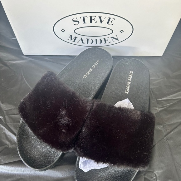 Steve Madden Women’s black faux fur slides size 7 - Picture 1 of 2